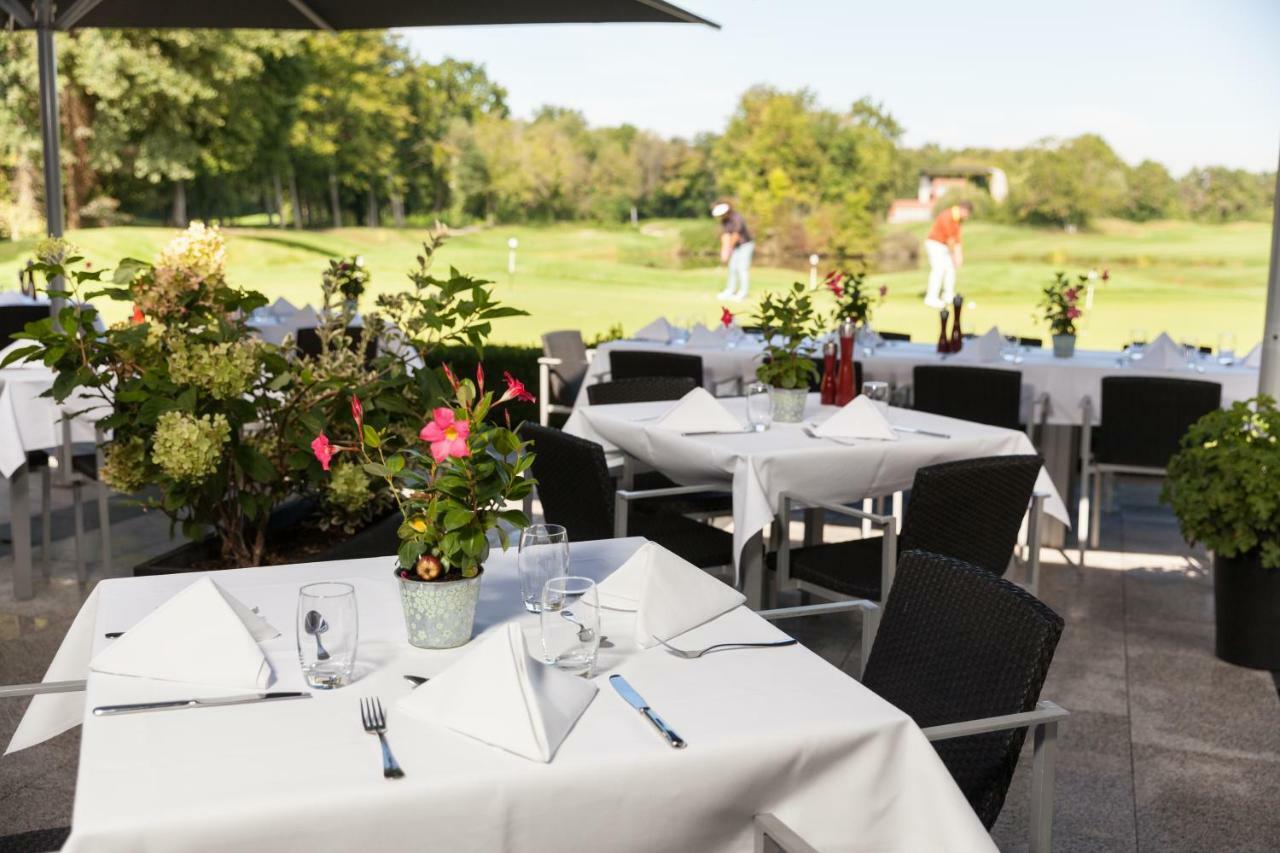 Le Kempferhof Golf Et Chateau-Hotel Plobsheim Exterior photo
